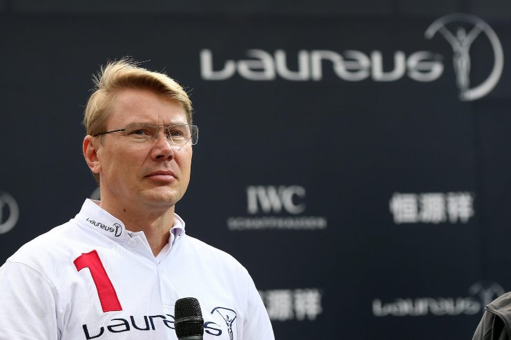 Hakkinen critica Hamilton