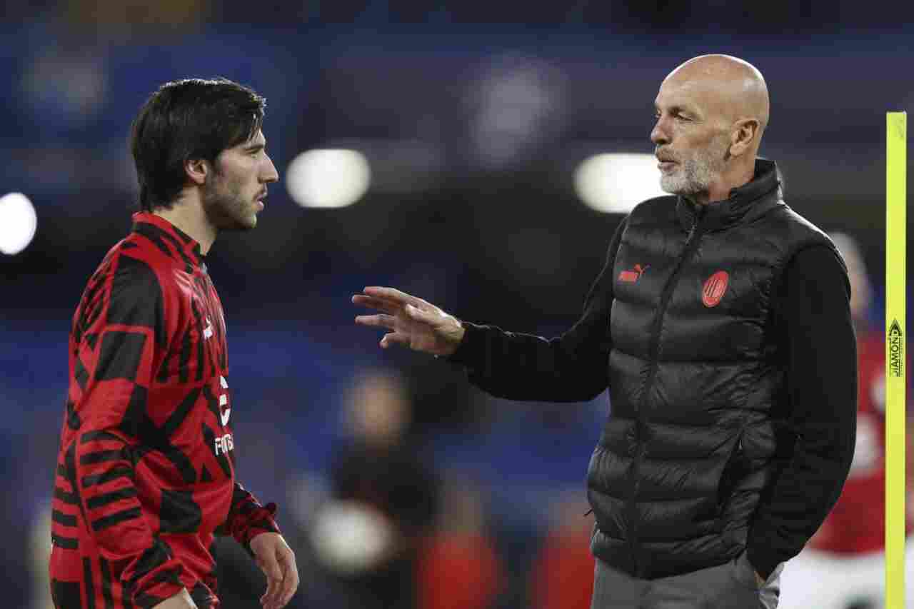 Sandro Tonali con Stefano Pioli 