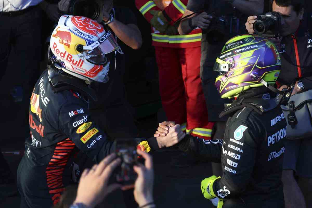 Ultim'ora, Lewis Hamilton asfalta Verstappen: nessuno se lo aspettava. Tifosi sconvolti