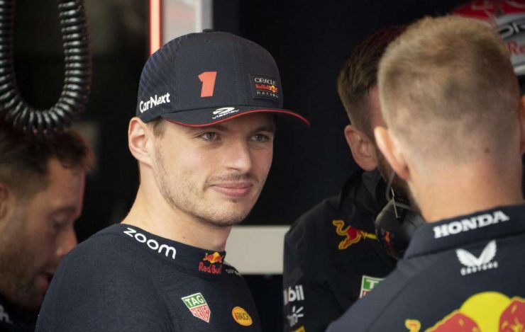 Verstappen si propone, Helmut Marko dice no: i tifosi restano perplessi