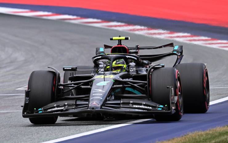 Lewis Hamilton Mercedes Silverstone