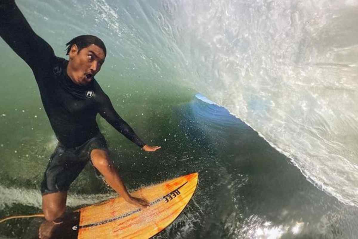 Mikala Jones è morto a 44 anni: era una leggenda del surf