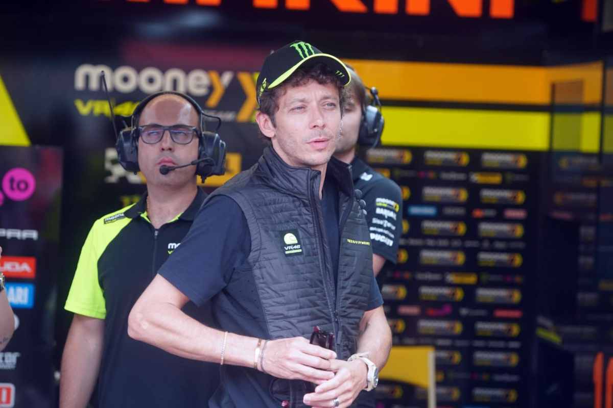 Valentino Rossi, il suo team è pronto al divorzio: accadrà nel 2025. Tifosi spiazzati