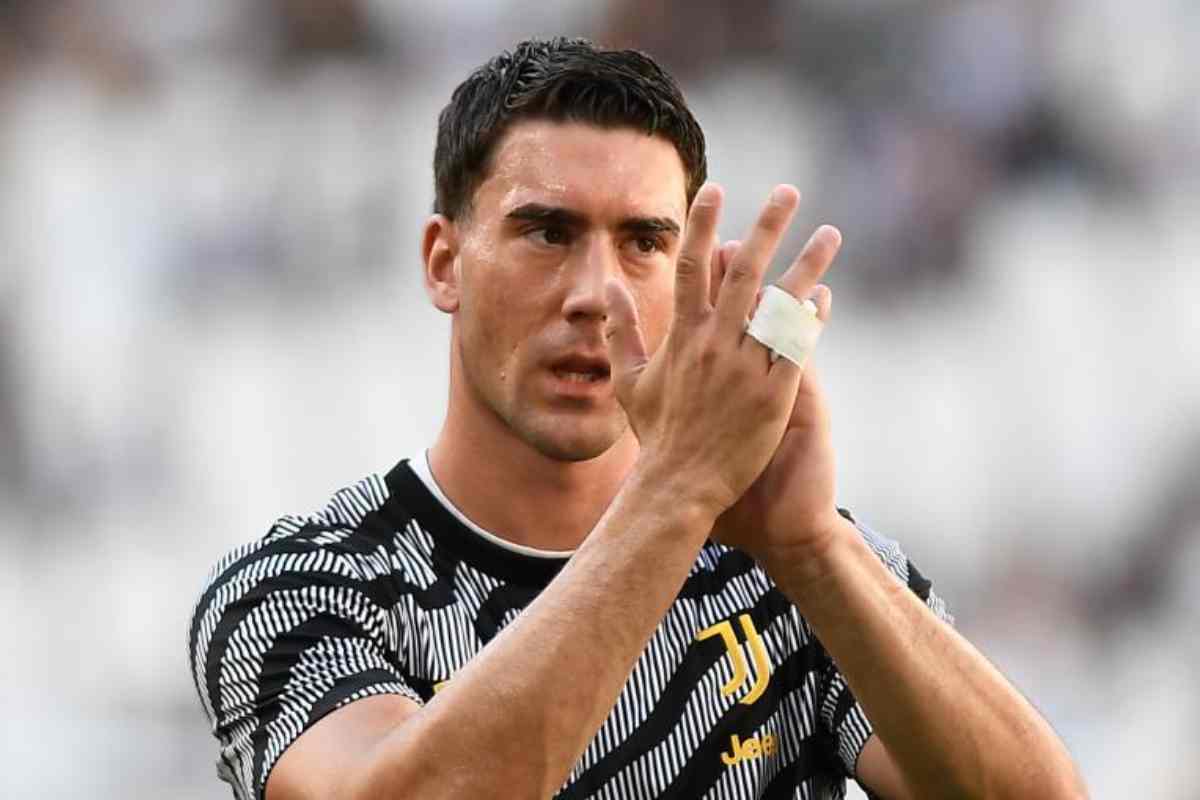 Intrigo Vlahovic, i bookmaker non cambiano idea: bivio Juventus