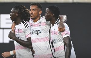 Danilo con Weah e Kean durante Juventus-Real Madrid