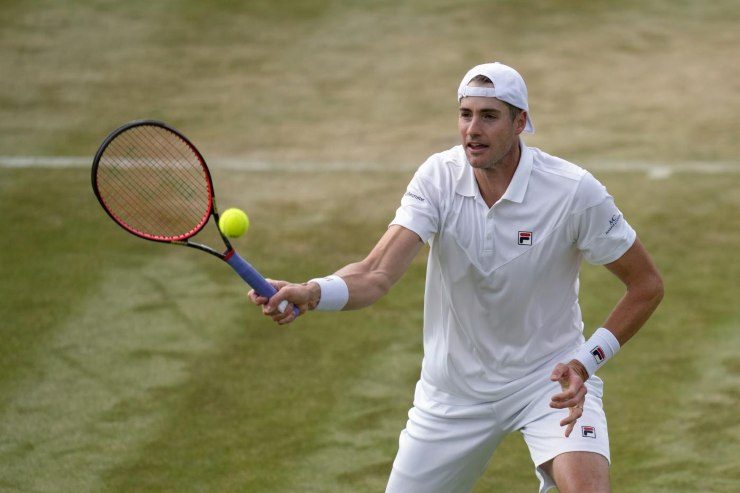 John Isner in una fase di gioco