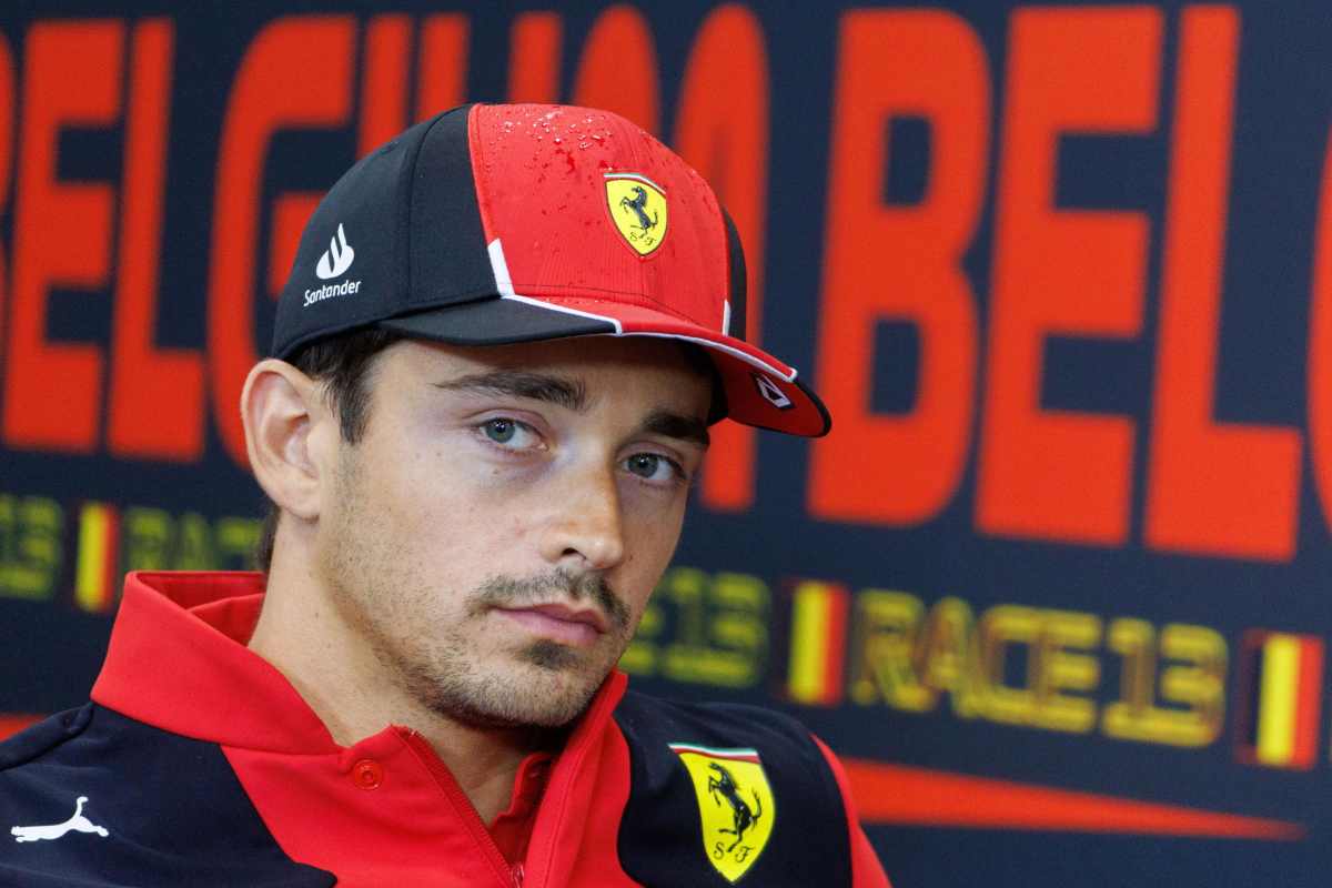 Ferrari, l'ammissione di Leclerc diventa un caso: cala il gelo a Maranello