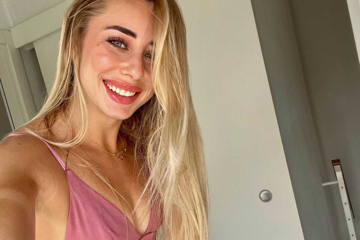 Gaia Sabbatini, torna il sorriso: in bikini fa strage di cuori