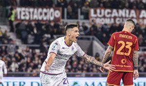 Martinez Quarta esulta in Roma-Fiorentina