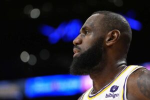 Bufera Lakers: disastro LeBron James