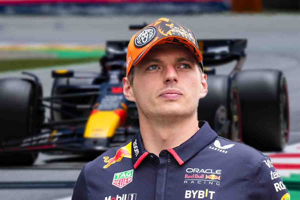 Penalità per Verstappen 