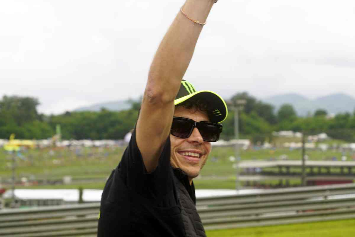 Valentino Rossi superstar all'evento Yamaha