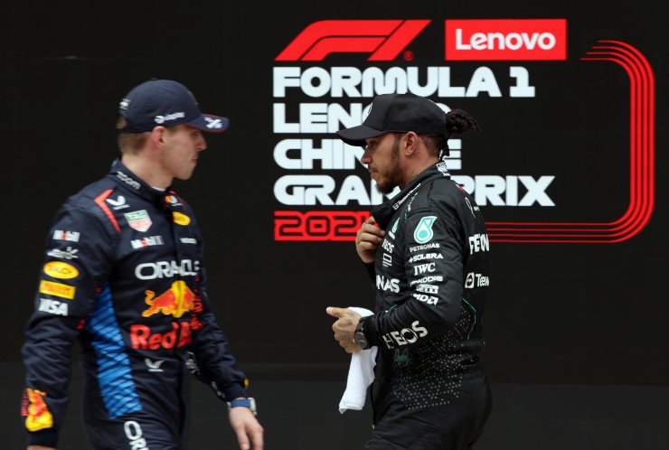 Verstappen alla Mercedes