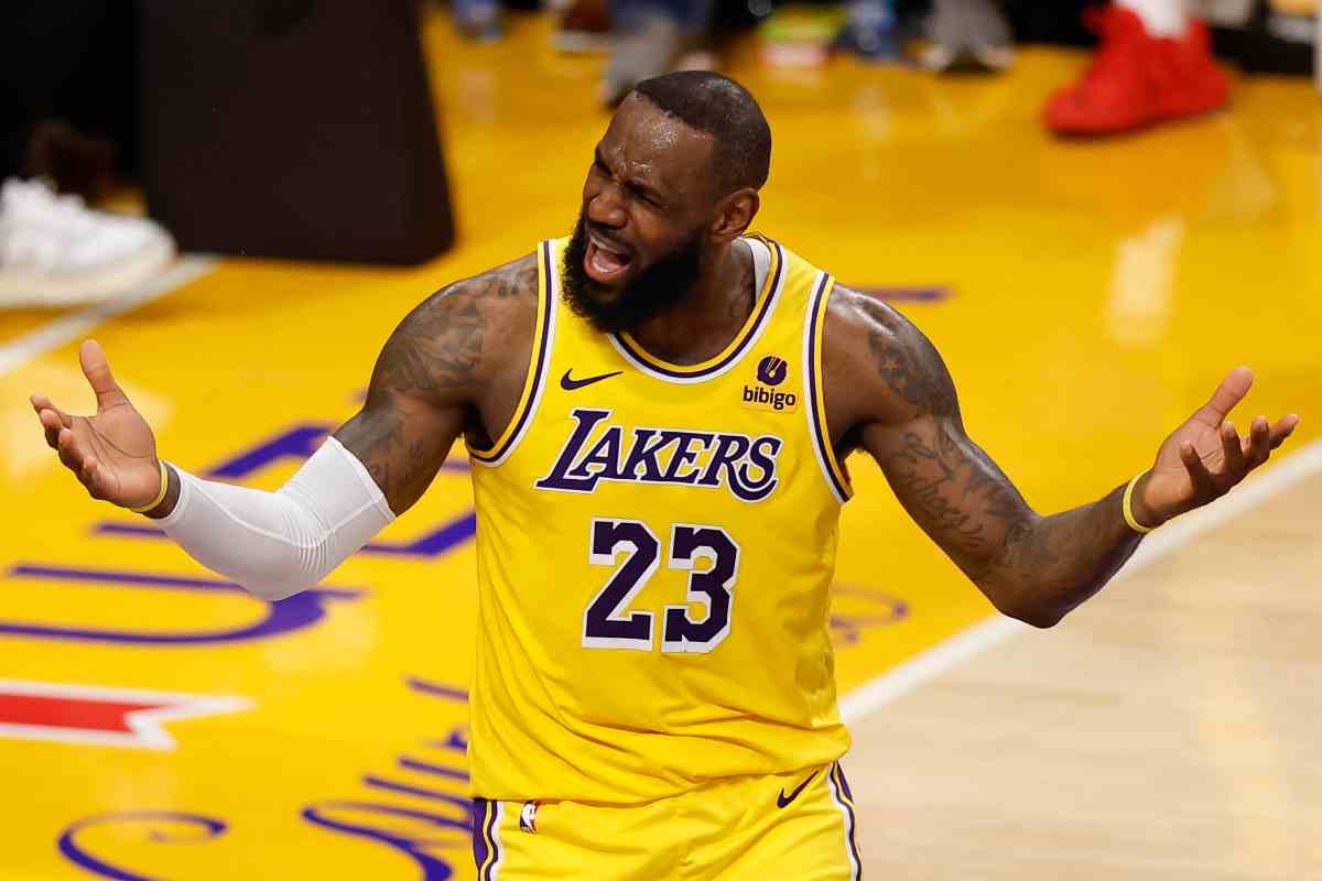 LeBron James bocciato dagli USA