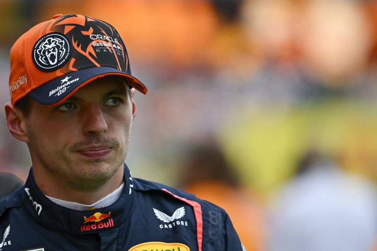 Verstappen messaggio pilota rivale