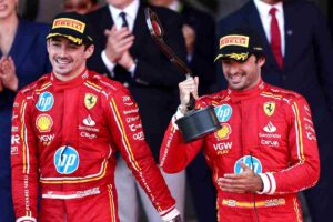 Ferrari vince a Singapore