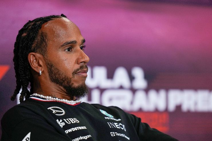 Hamilton, la gaffe è pazzesca: tutti increduli