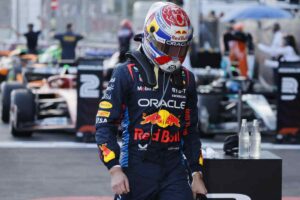 Tornado Red Bull, pazzesco Verstappen