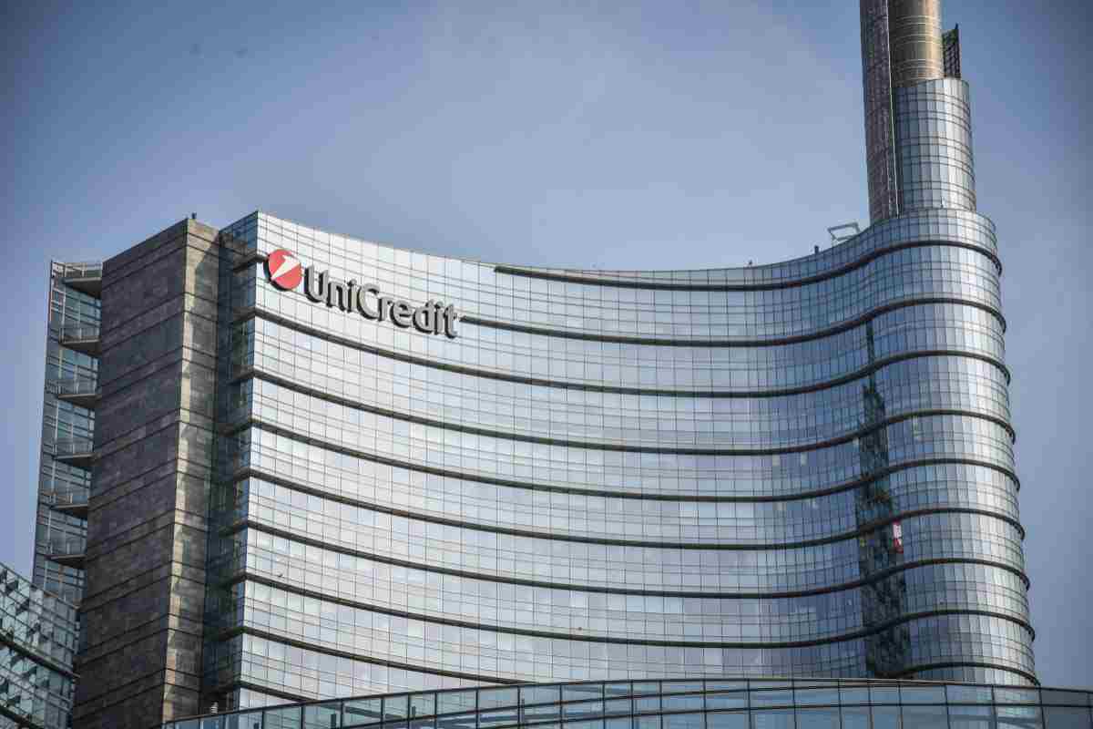 Unicredit sponsorizza la Ferrari