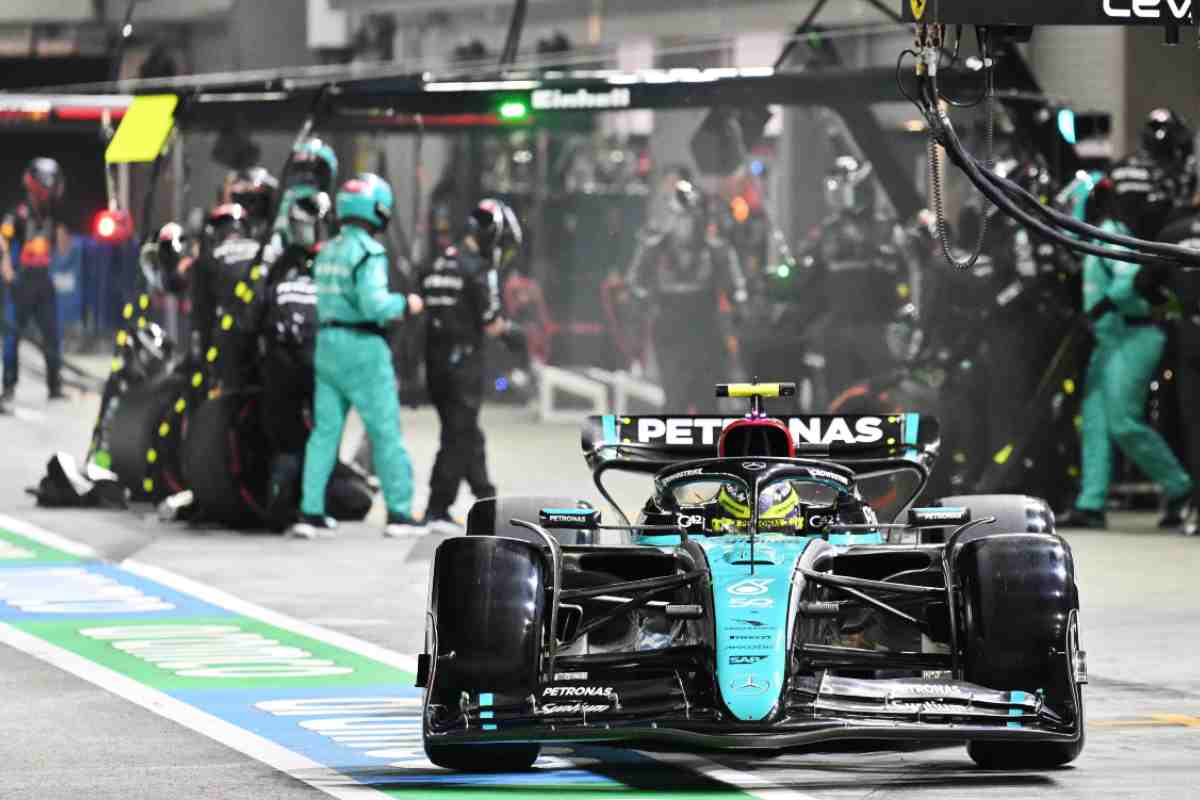 Malore per Hamilton e Russell a Singapore