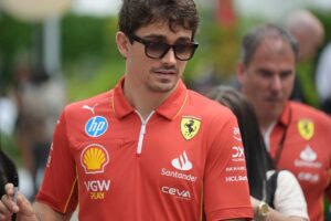 Leclerc alla guida di un'altra monoposto