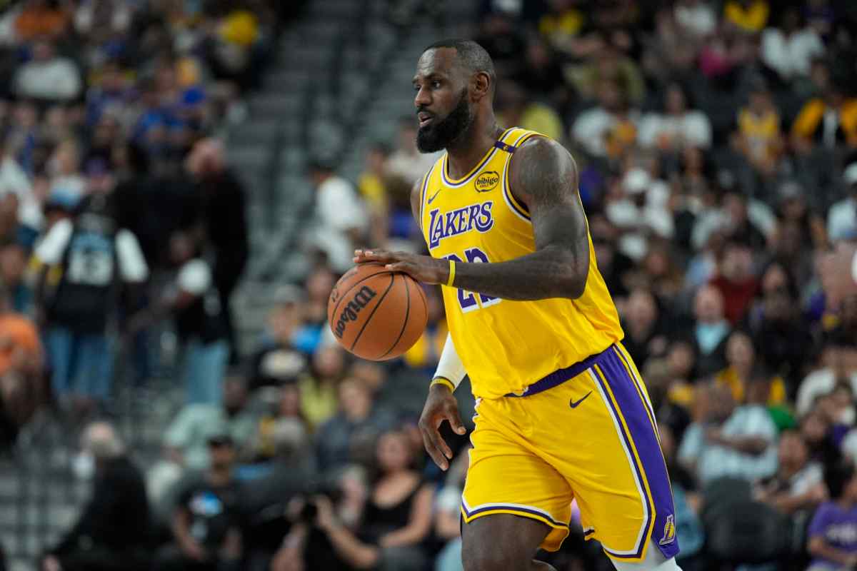 LeBron pronto a cambiare squadra