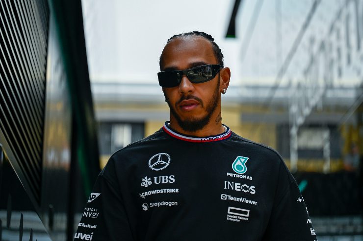 Hamilton mette all'asta un cimelio 