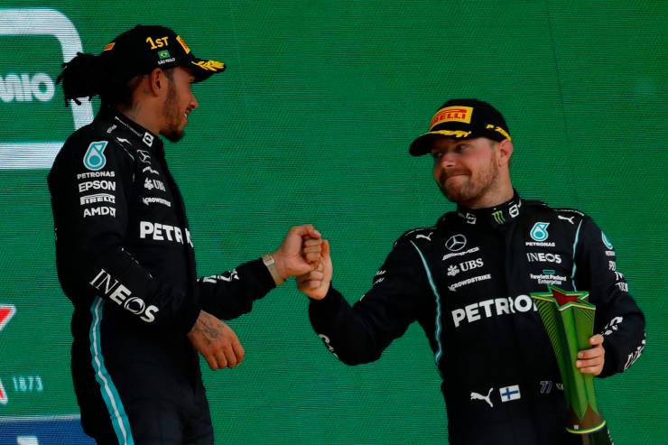 Bottas con Hamilton