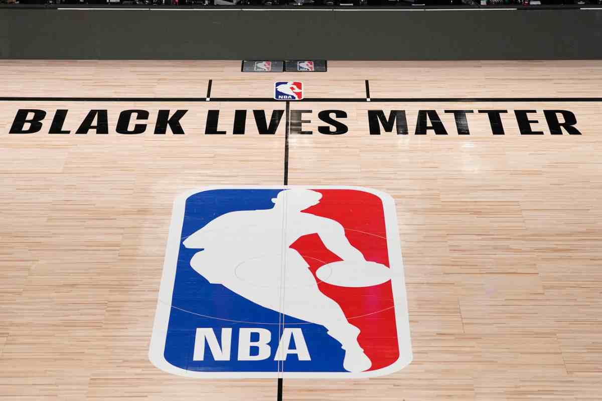 addio a sorpresa in NBA