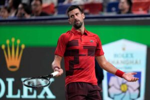 Novak Djokovic nervoso in campo