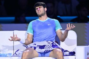 Alcaraz infastidito durante una partita delle ATP Finals