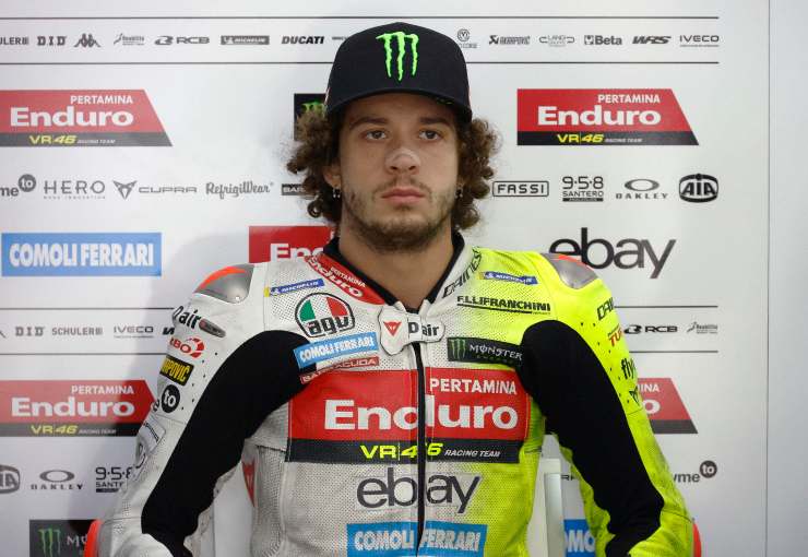 Marco Bezzecchi nei box del team VR46