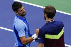 Djokovic e Medvedev si salutano a rete