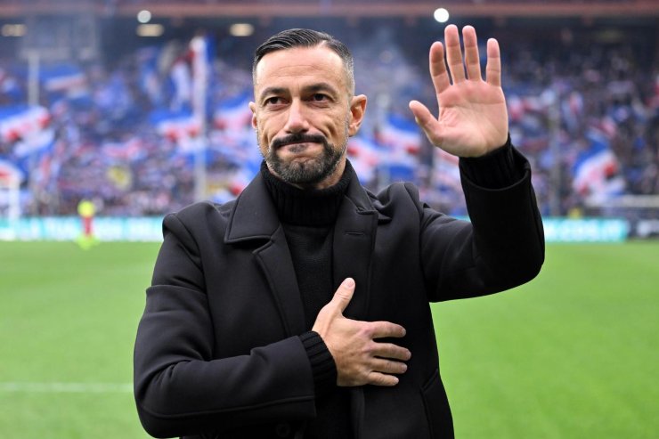 Fabio Quagliarella saluta i tifosi della Sampdoria