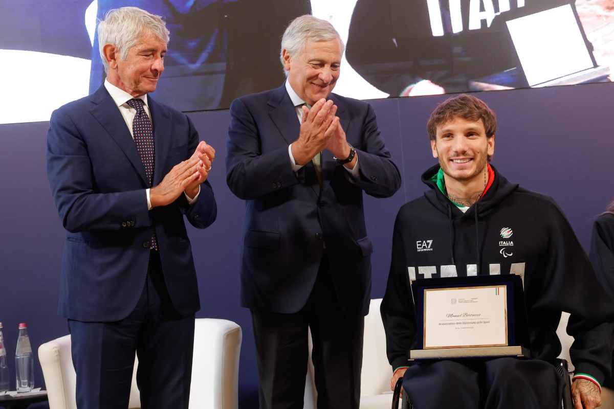 Manuel Bortuzzo riceve un premio