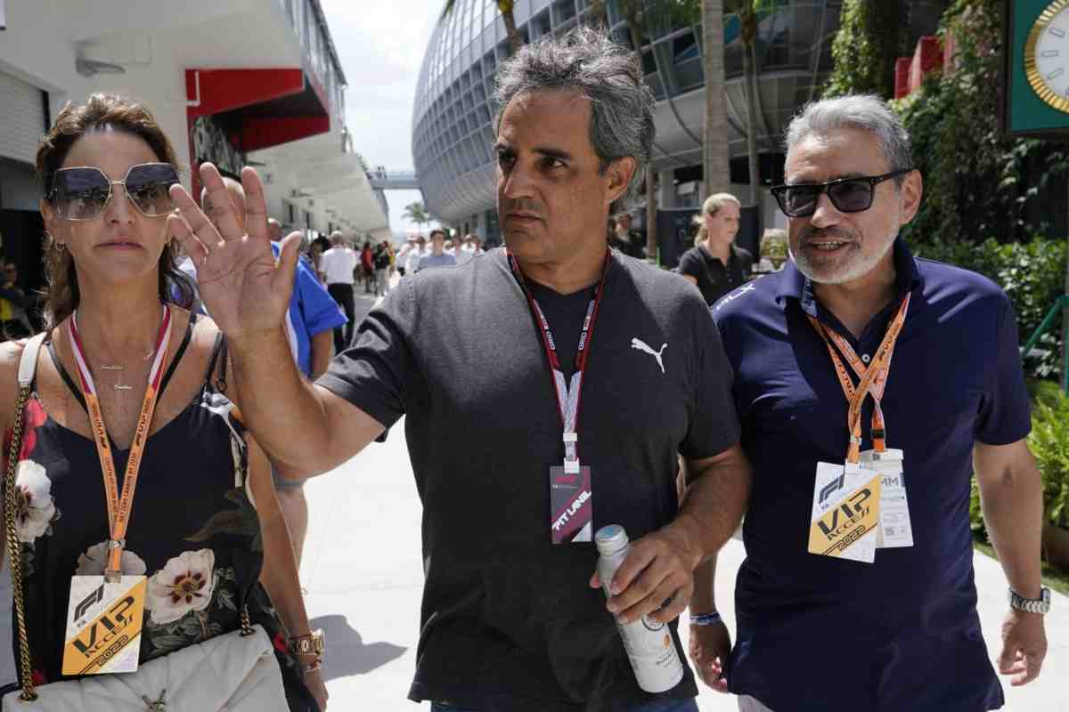 Juan Pablo Montoya nel paddock