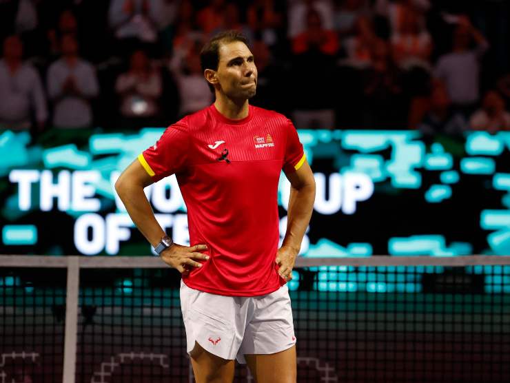 Nadal commosso in mezzo al campo a Malaga