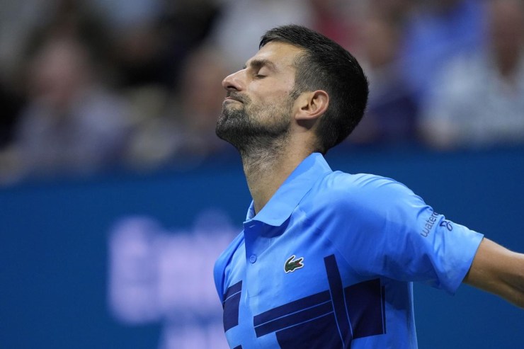 Djokovic disperato per il set perso 