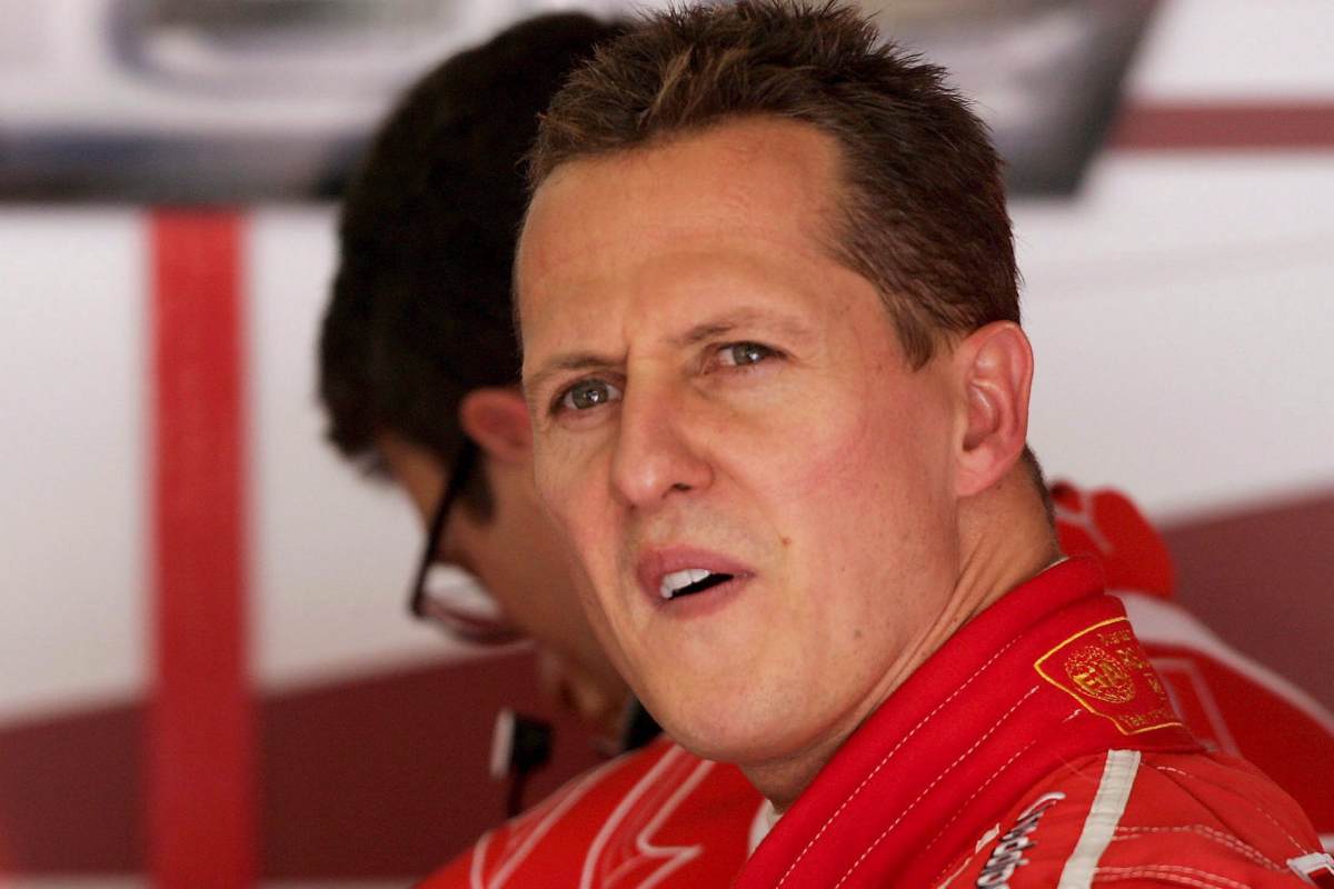 Primo piano di Schumacher con espressione interdetta