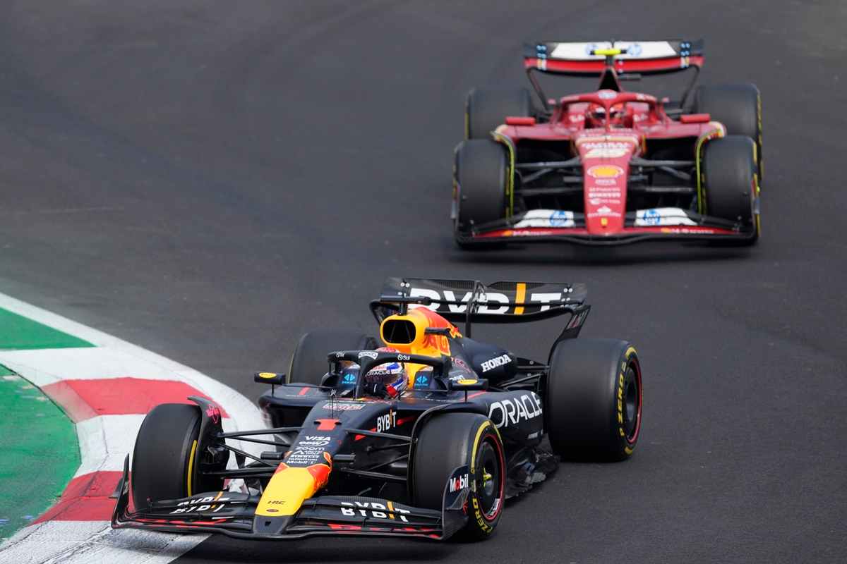 Carlos Sainz e Max Verstappen