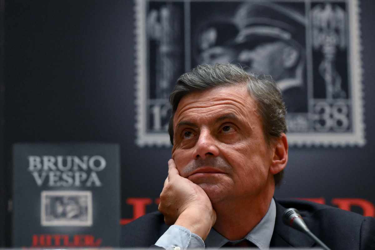 Carlo Calenda ad una presentazione