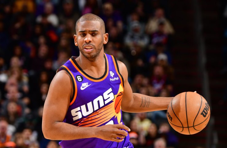 Chris Paul in azione con i Suns (NBA)