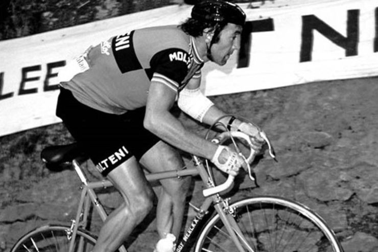 Eddy Merckx durante una gara (UCI)