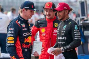 Verstappen, Leclerc e Hamilton nel paddock