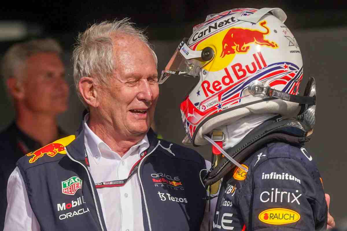 Helmut Marko parla con Max Verstappen