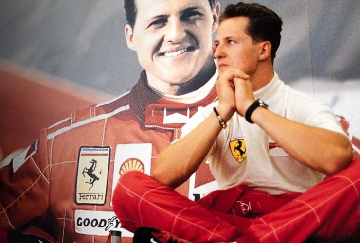 Schumacher in tuta Ferrari (Ferrari)