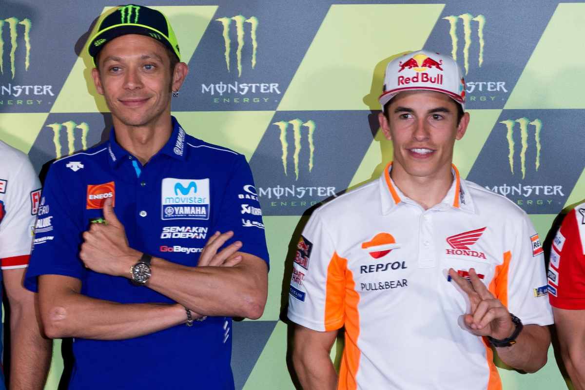 Valentino Rossi e Marc Marquez posano per i fotografi