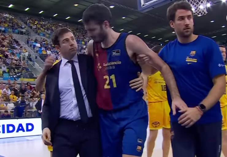 Abrines portato fuori dal campo