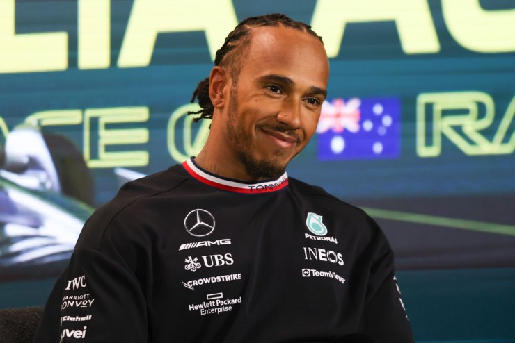 Hamilton Lewis pilota