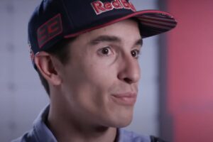 Marc Marquez e Valentino Rossi: le parole tornano ad accendere la rivalità tra i due piloti